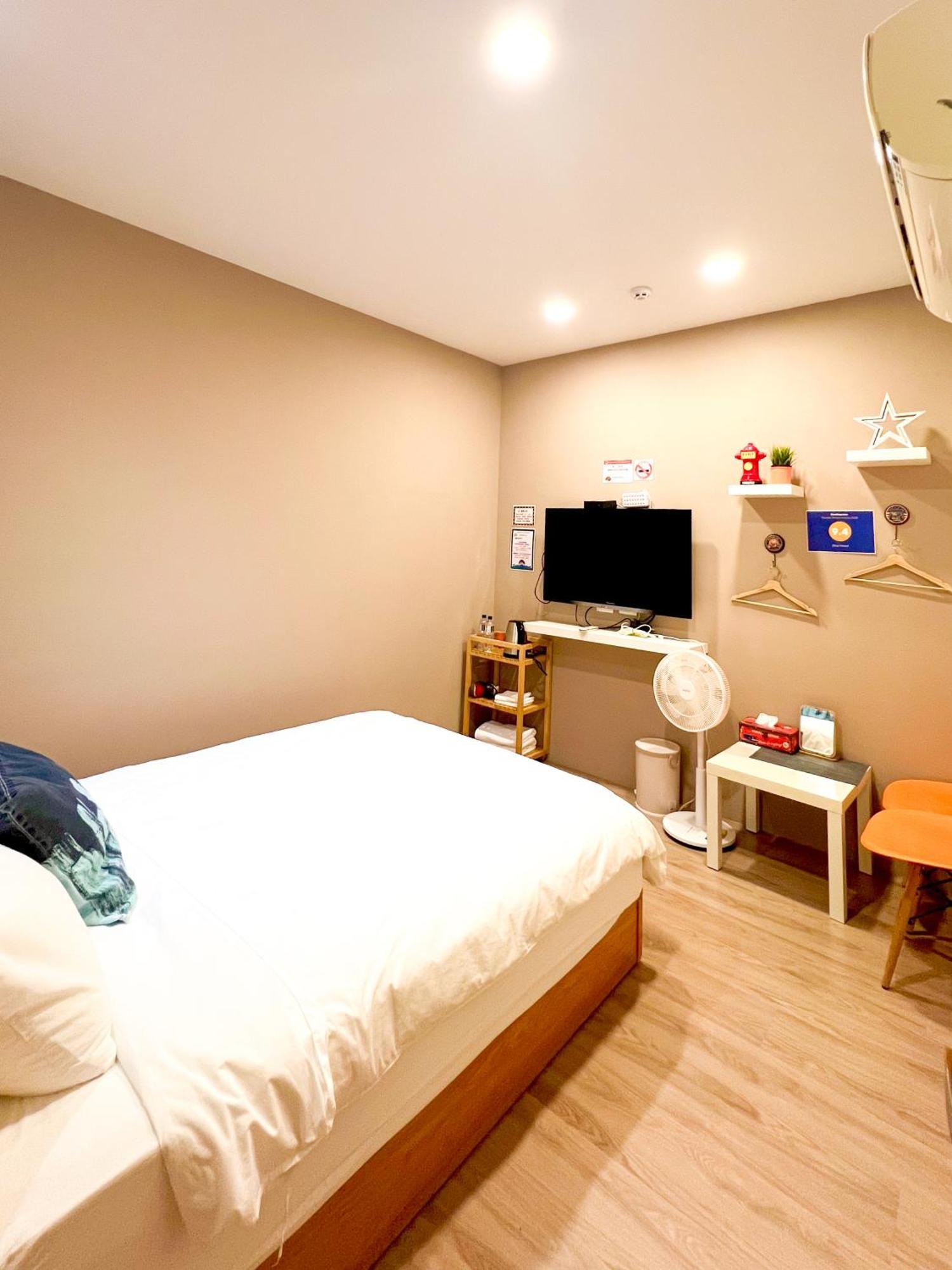 Zhuji Hostel Donggang Exteriör bild